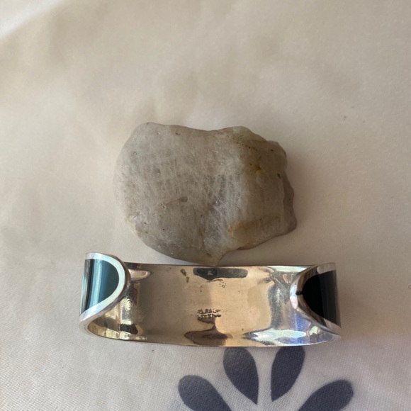 Beautiful vtg Mexican Alpaca silver cuff bracelet - Picture 4 of 7